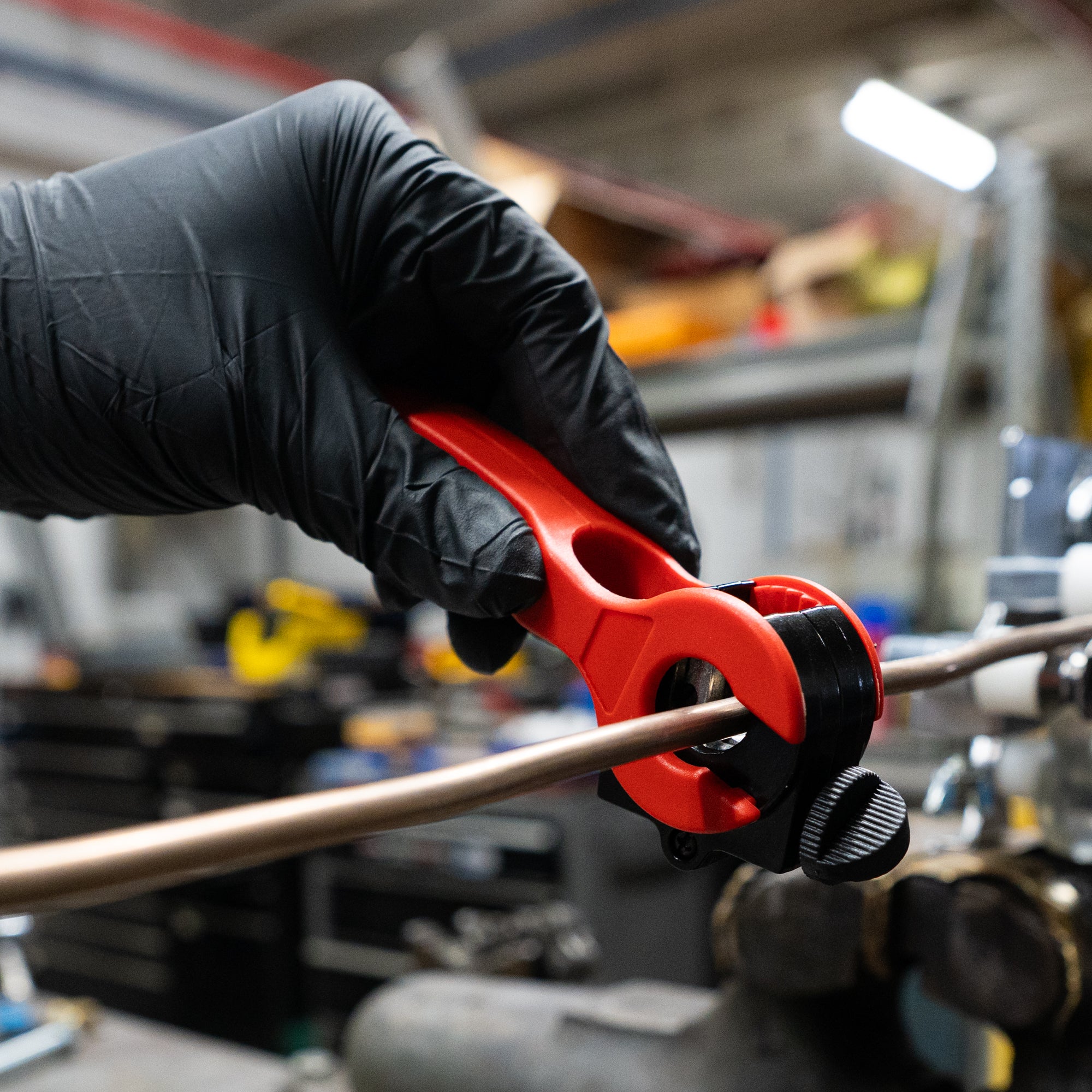 Ratcheting Metal Tube Cutter for 1/8" to 1/2" Tubing - Image 4