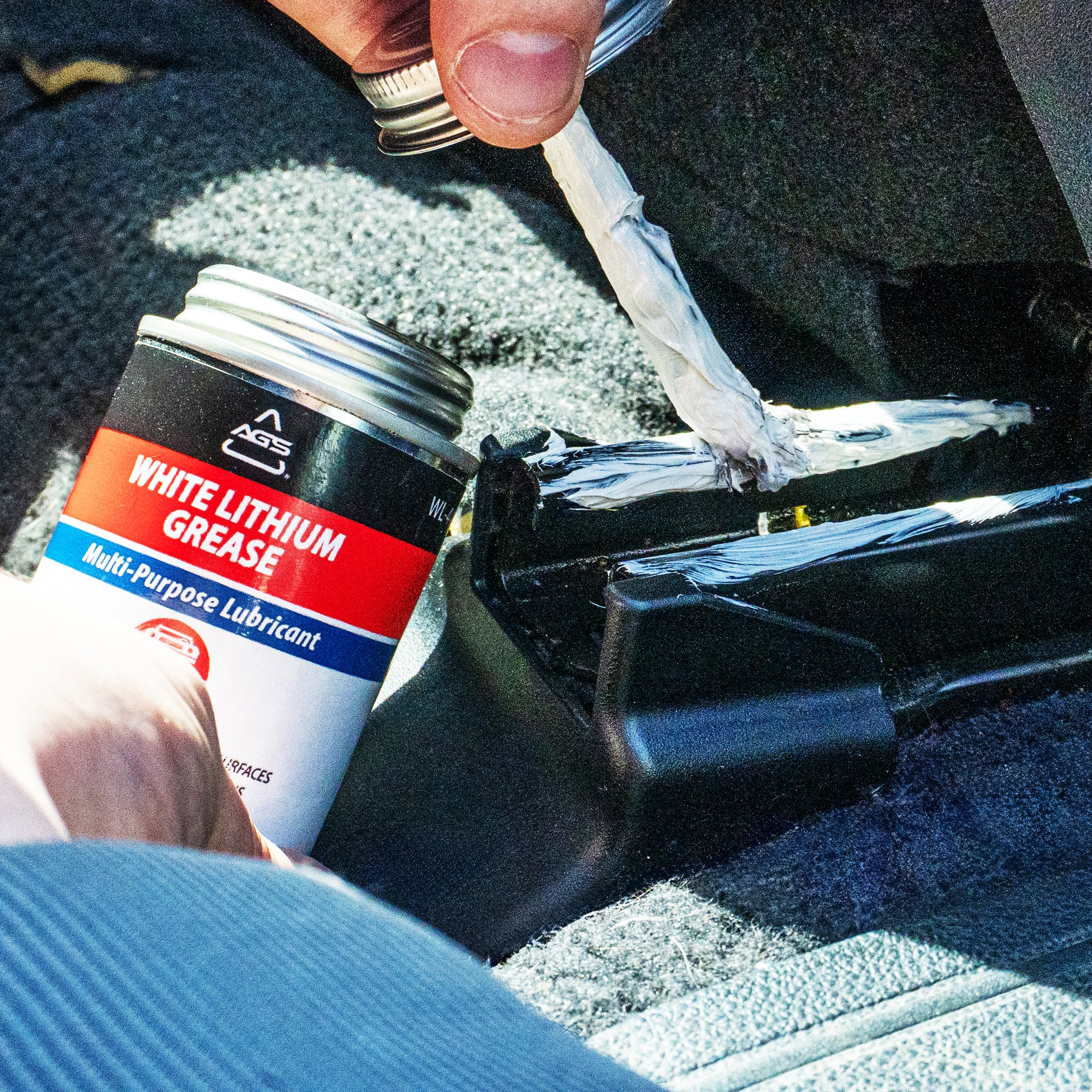 Lith-Ease White Lithium Grease - Brush Top Can - Image 8